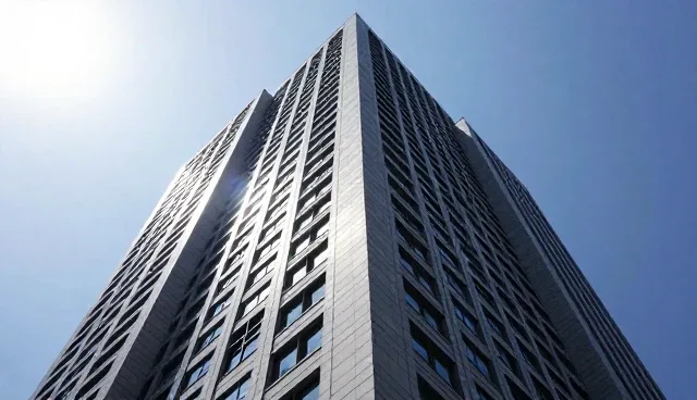 电商系统开发公司如何选择外包还是自建团队