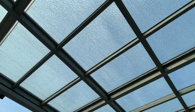 重庆网站建设中定制化解决方案的适用条件与选择依据