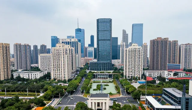办公室与卫生间一墙之隔的网站优化挑战